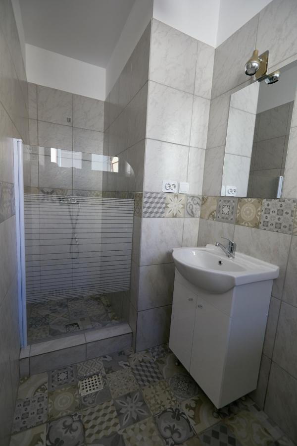 Stanford Aparthotel บูคาเรสต์ ภายนอก รูปภาพ